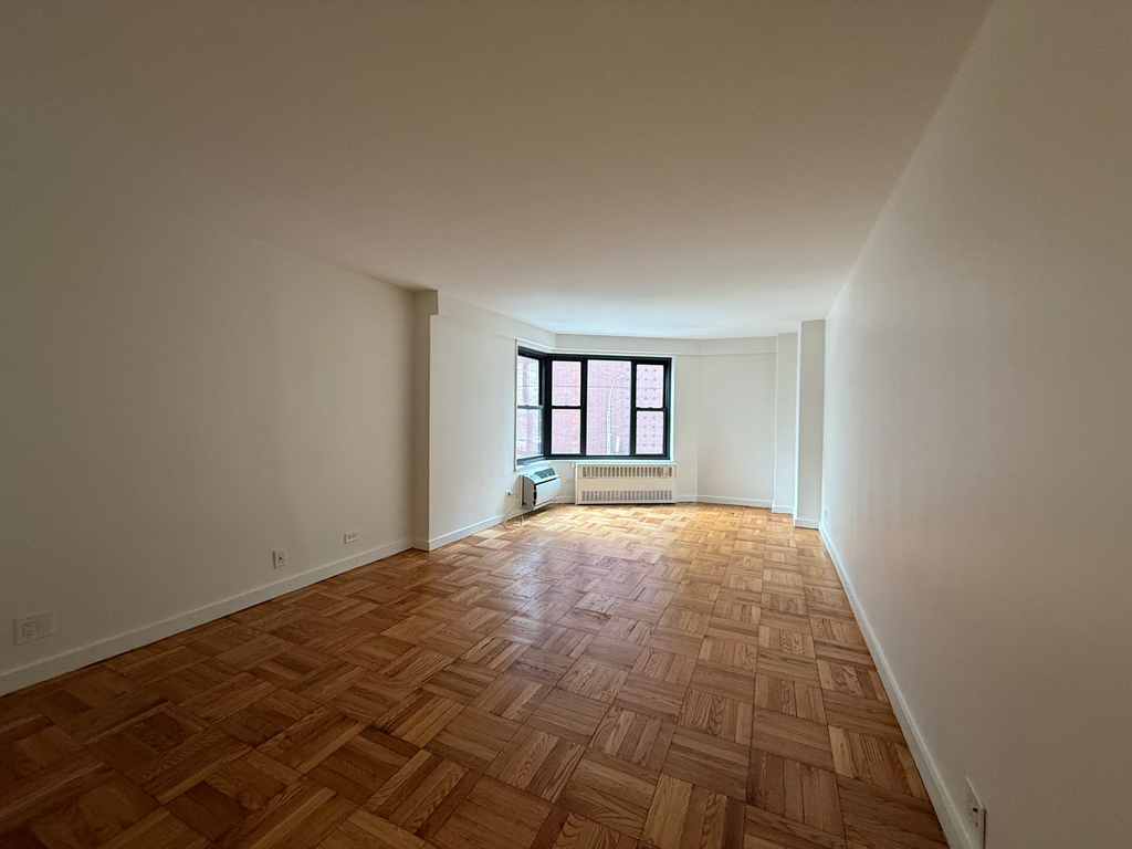 145 4th Avenue - Photo 0