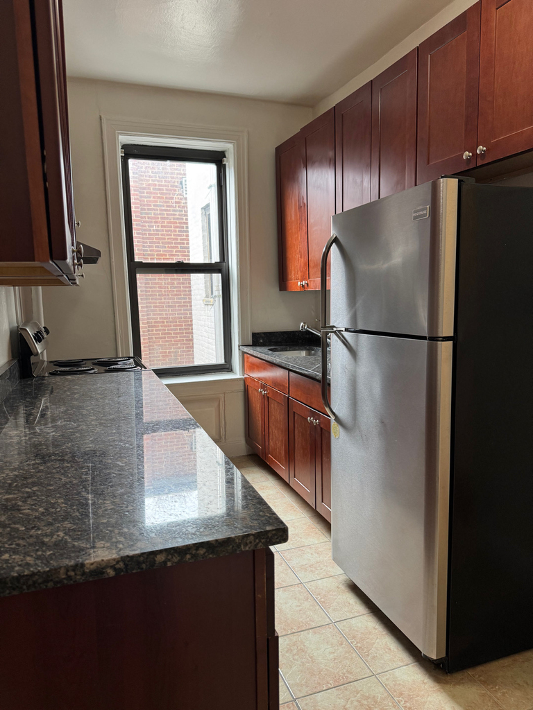 21-6 33rd Street - Photo 2