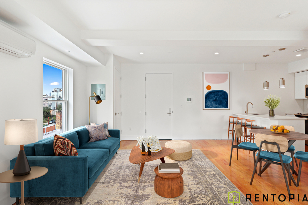 61 Montrose Avenue - Photo 1
