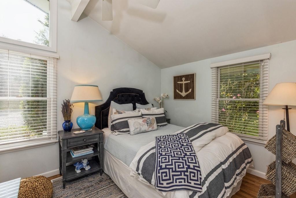 21 Hillover Road E - Photo 8