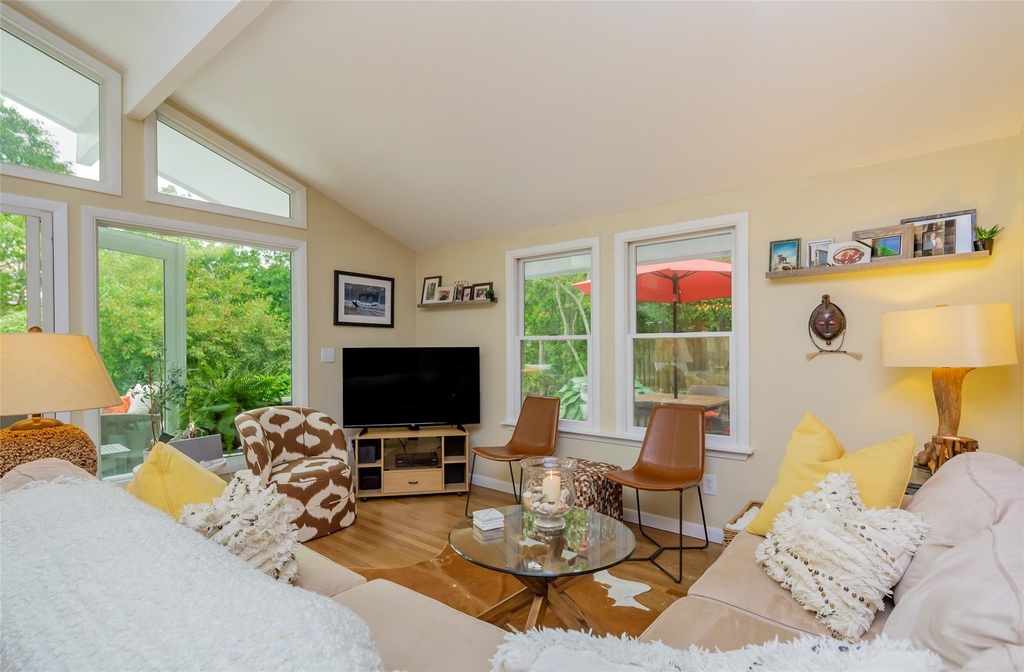 21 Hillover Road E - Photo 30