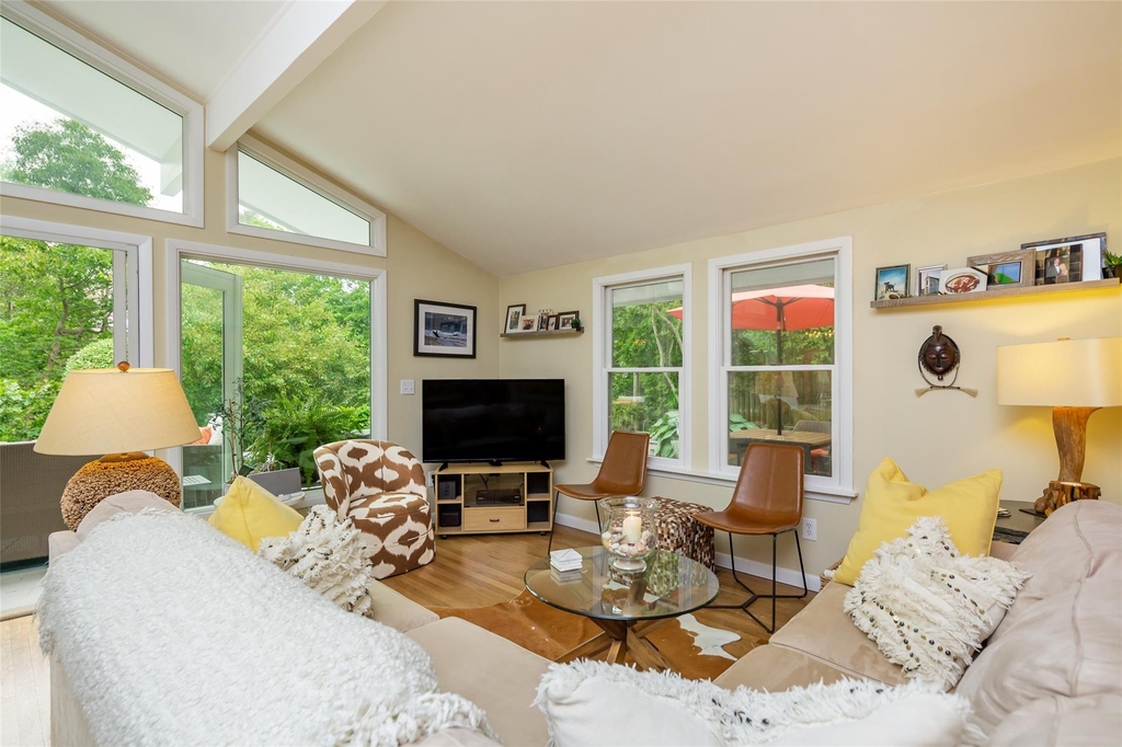 21 Hillover Road E - Photo 16