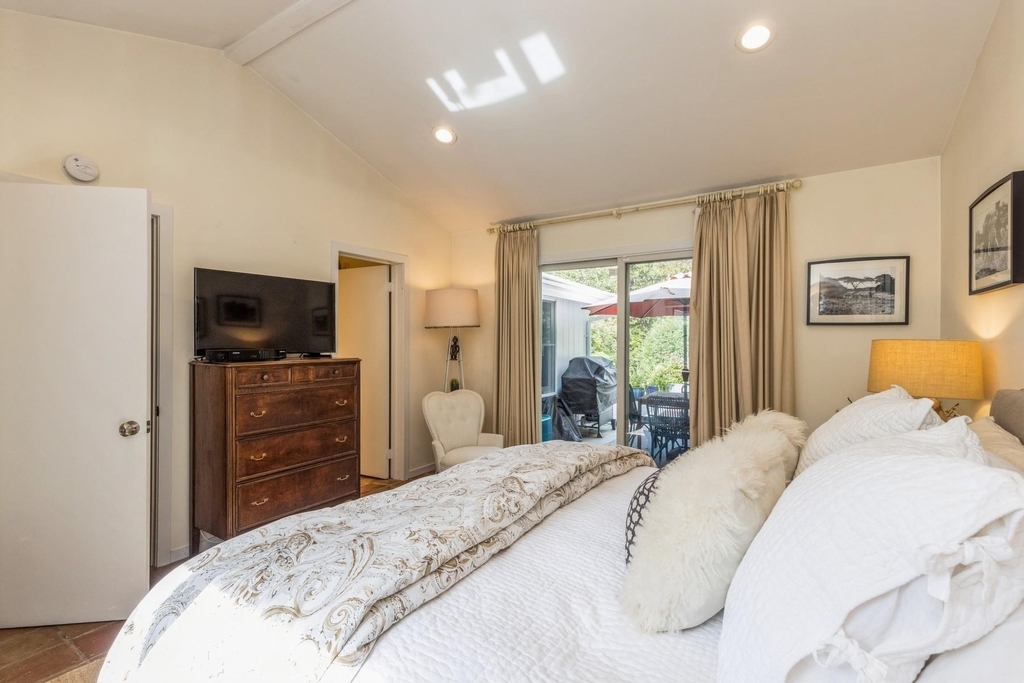 21 Hillover Road E - Photo 9