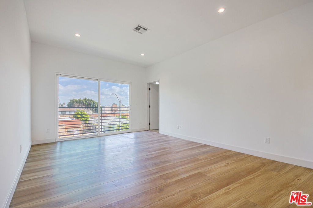 1921 Carmona Avenue - Photo 24