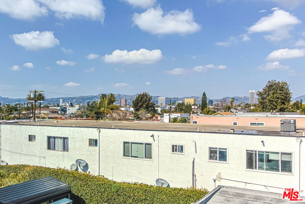 1921 Carmona Avenue - Photo 48