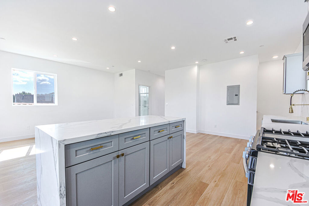 1921 Carmona Avenue - Photo 12