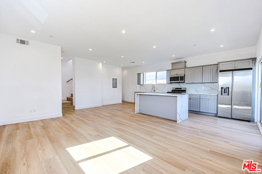 1921 Carmona Avenue - Photo 16