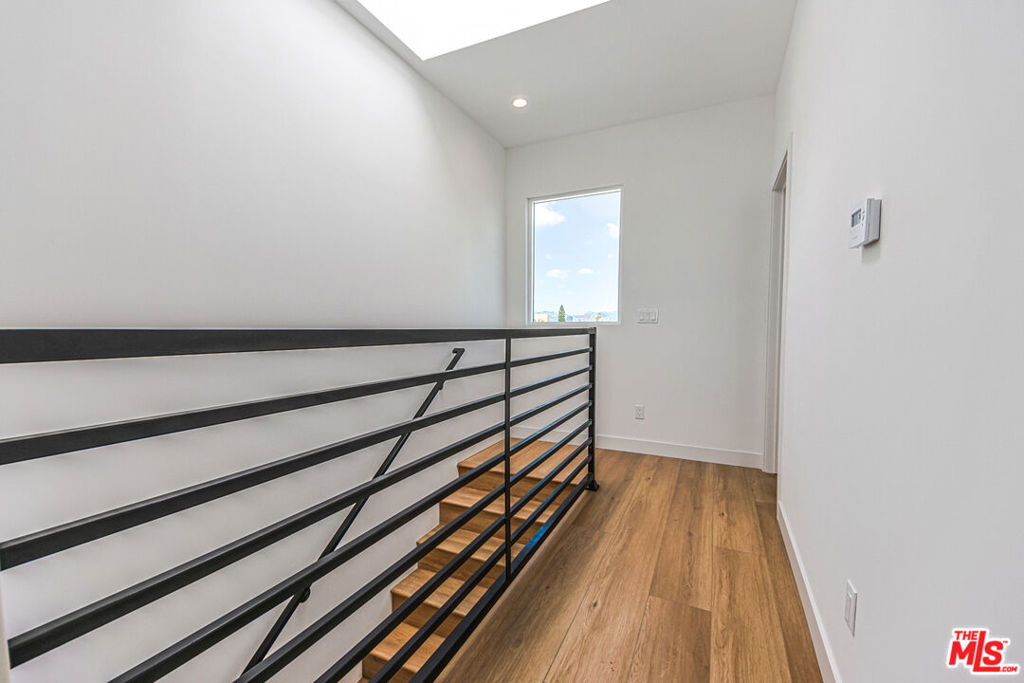 1921 Carmona Avenue - Photo 49