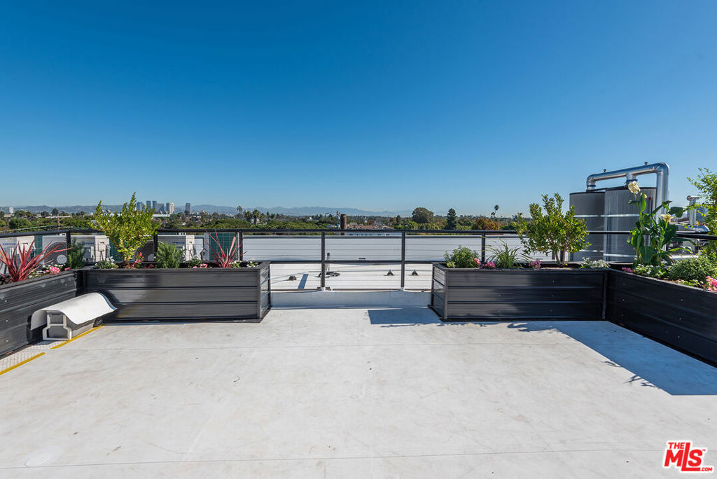 11600 National Boulevard - Photo 20