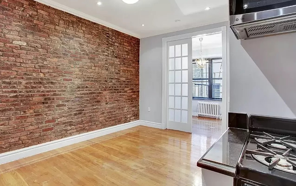 52 Barrow St - Photo 2