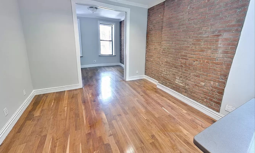 52 Barrow St - Photo 1