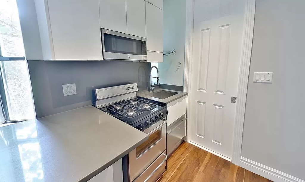 52 Barrow St - Photo 3