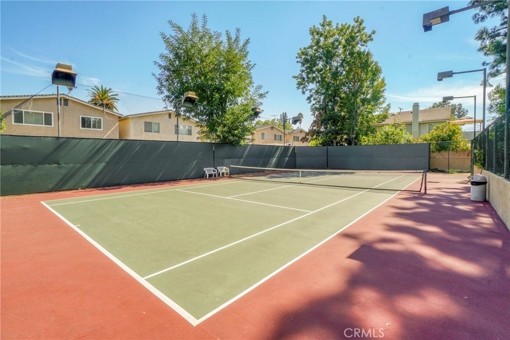 18730 Hatteras Street - Photo 36