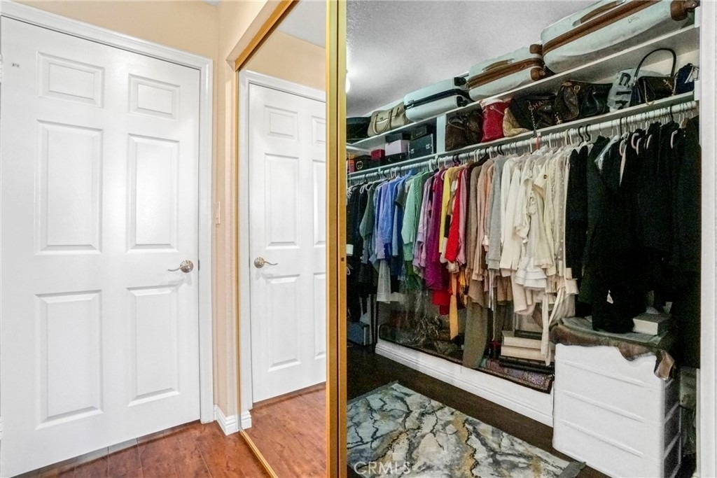 18730 Hatteras Street - Photo 24
