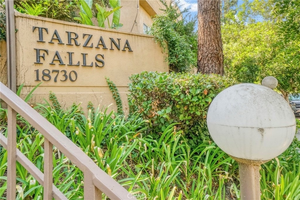 18730 Hatteras Street - Photo 2