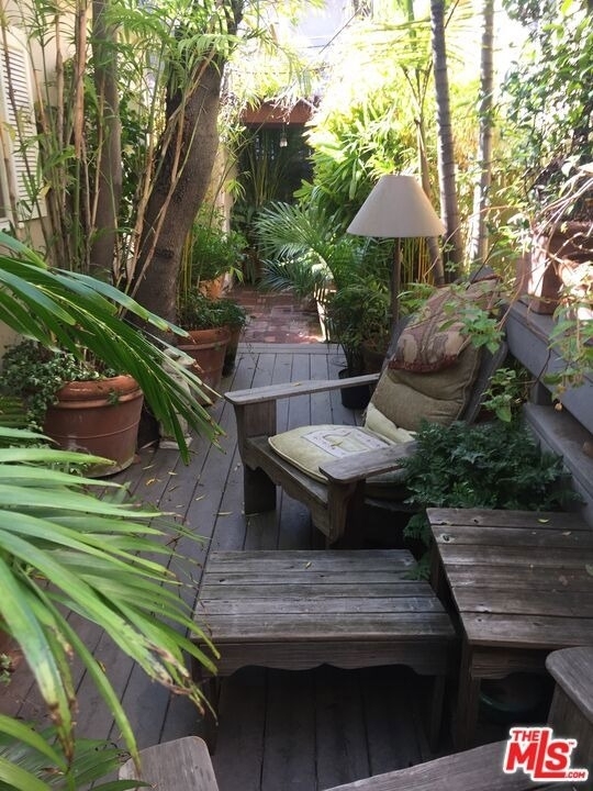 1309 Warnall Avenue - Photo 4