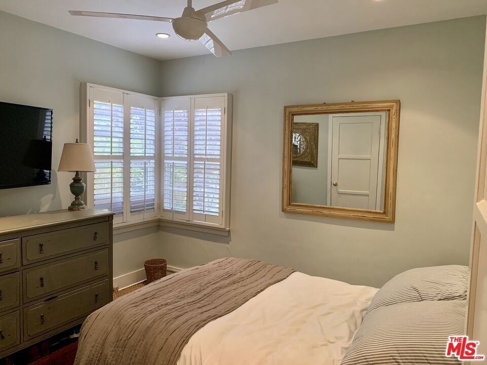 1309 Warnall Avenue - Photo 11