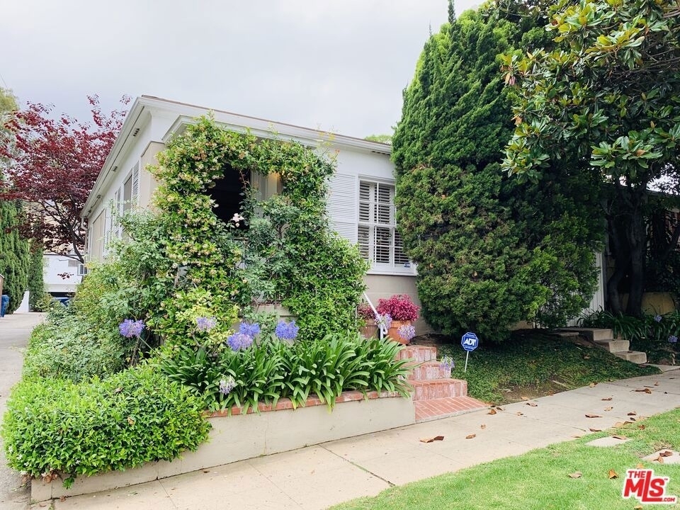 1309 Warnall Avenue - Photo 1