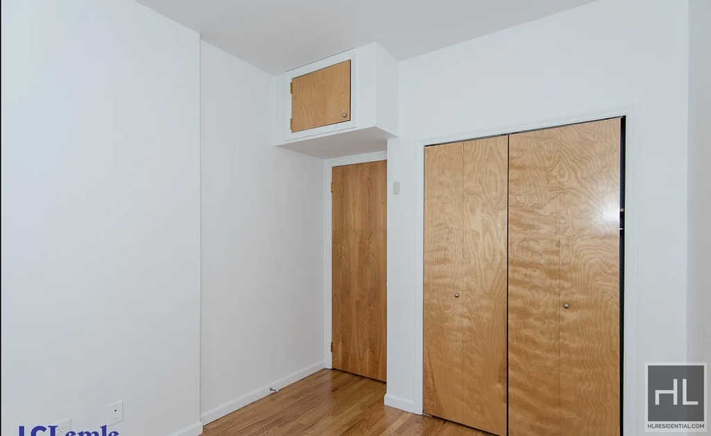 East 84th Street - Photo 8