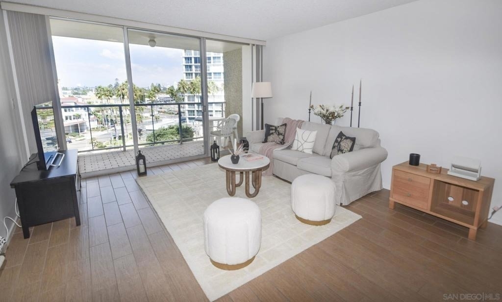 1720 Avenida Del Mundo - Photo 2