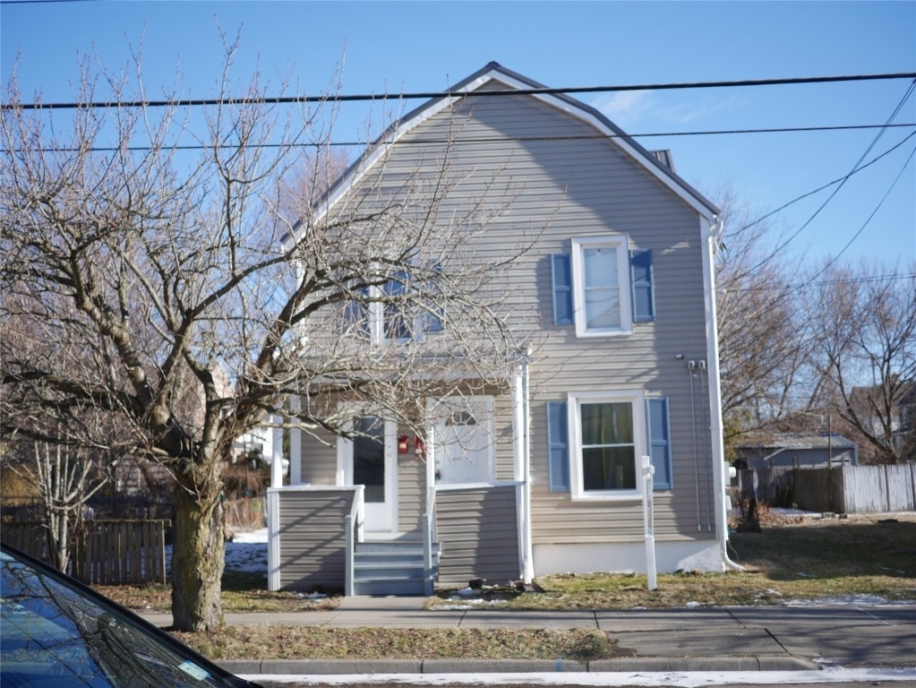 6 Tracy St Apt 2 - Photo 0