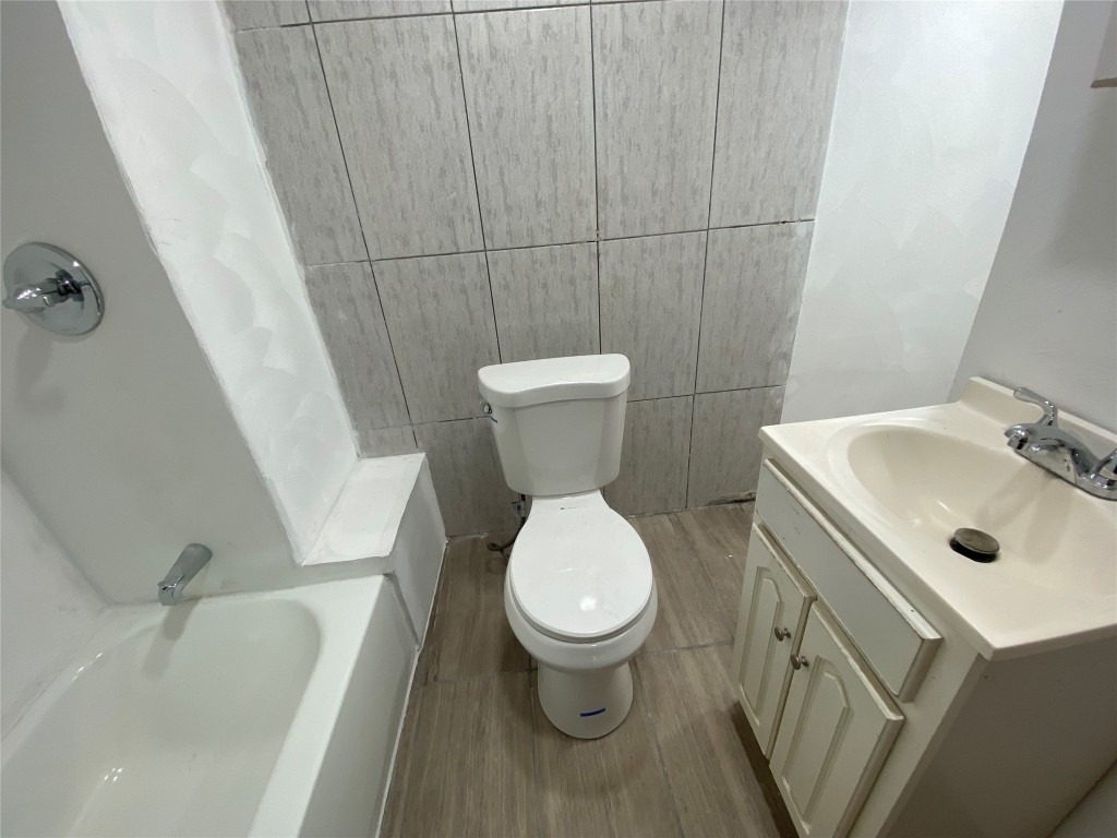 6 Tracy St Apt 2 - Photo 5