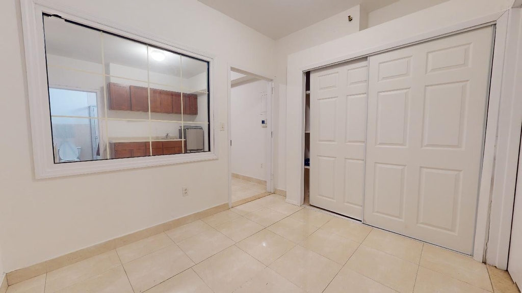 102-02 Queens Blvd - Photo 5