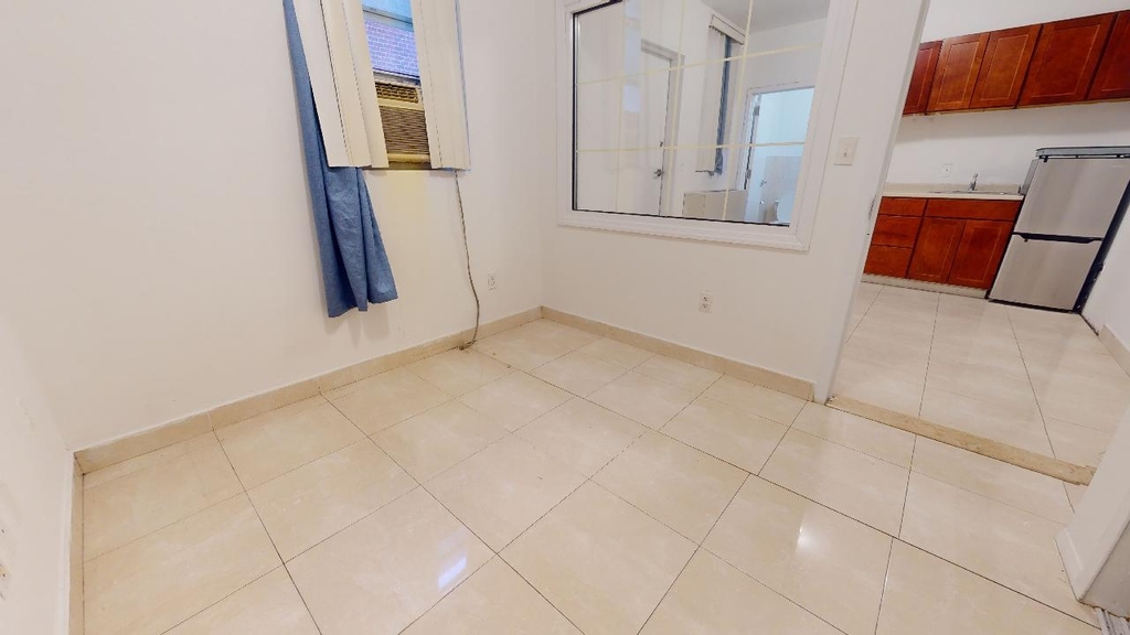 102-02 Queens Blvd - Photo 6