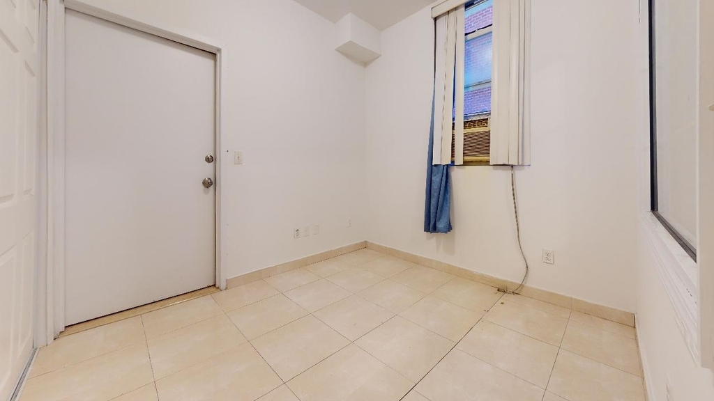 102-02 Queens Blvd - Photo 7