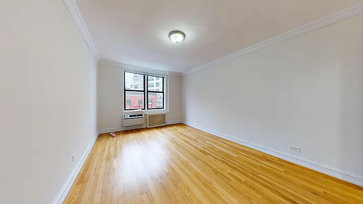 West 13th Street - Photo 4