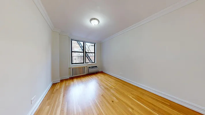 West 13th Street - Photo 6