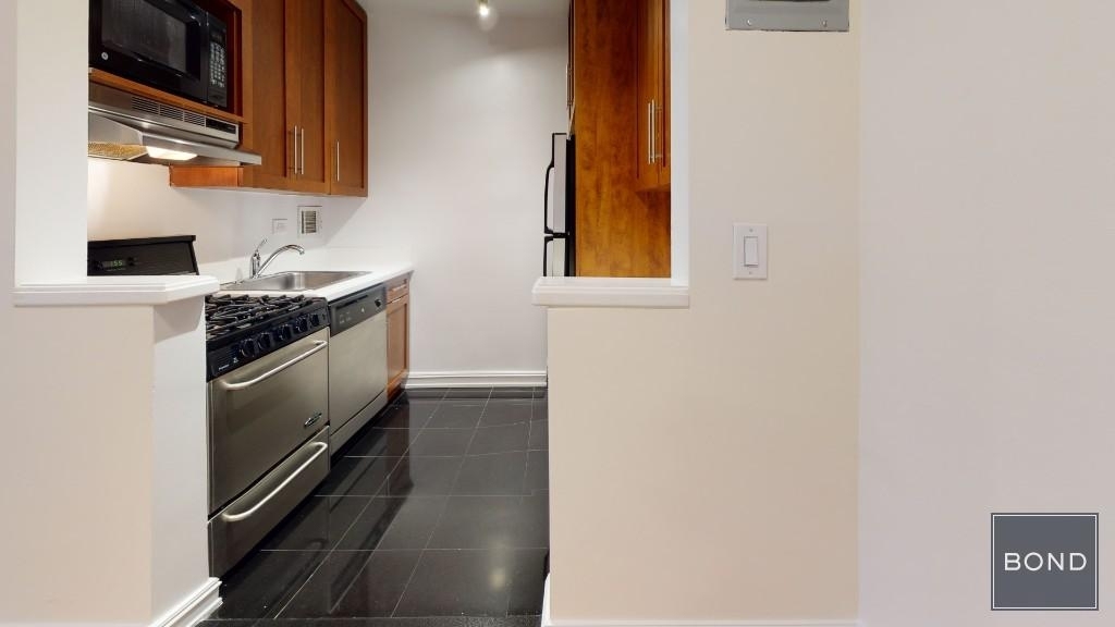 West 13th Street - Photo 3