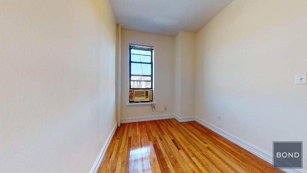 East 19th Street - Photo 5