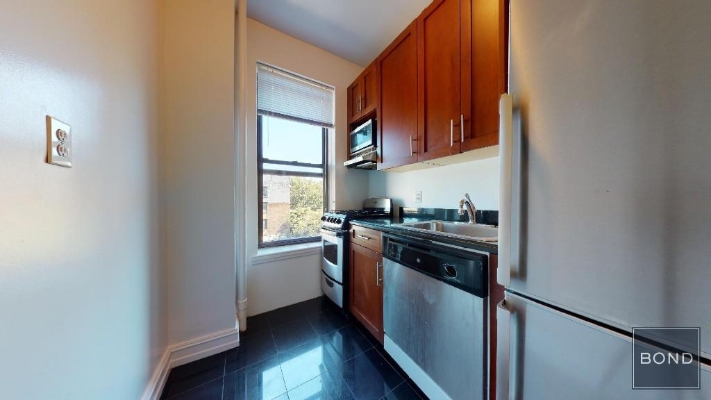 East 19th Street - Photo 2