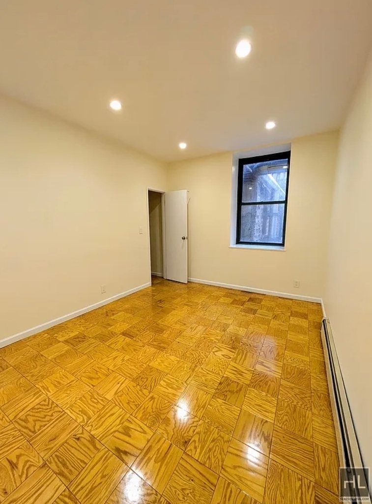 East 78th Street - Photo 5