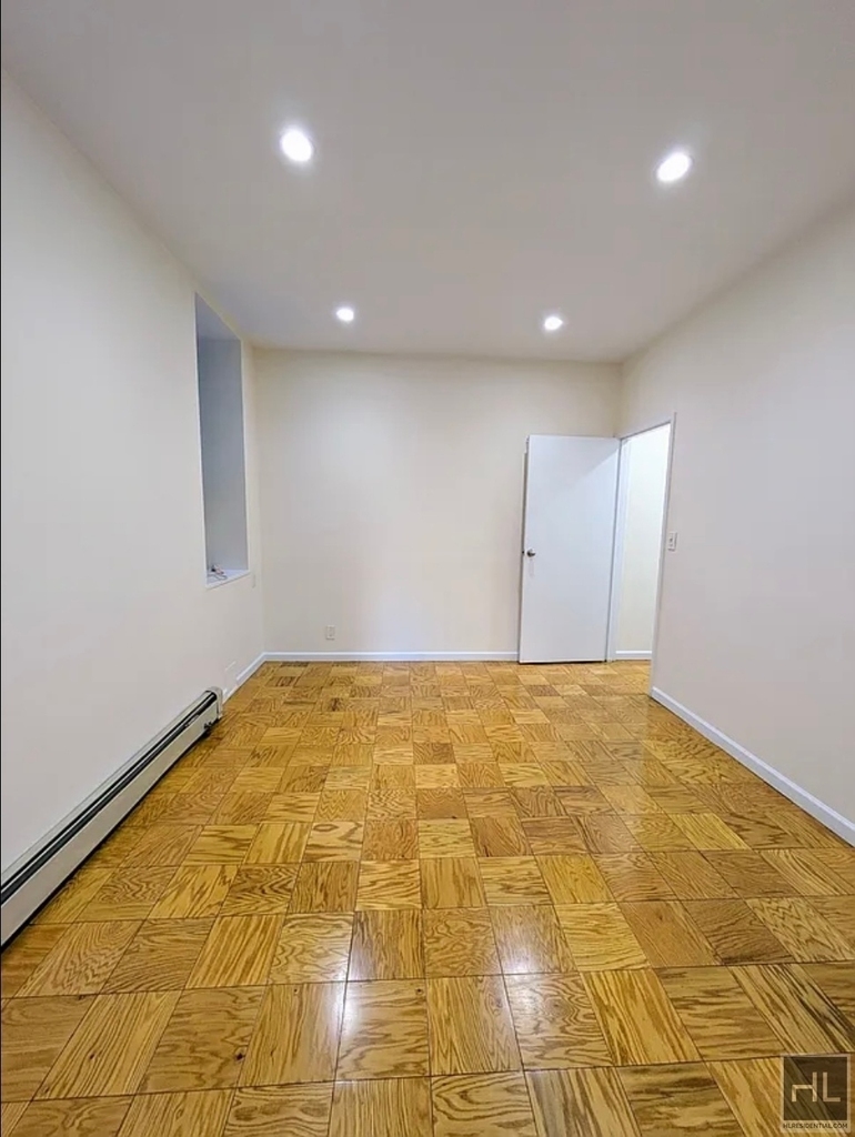 East 78th Street - Photo 4