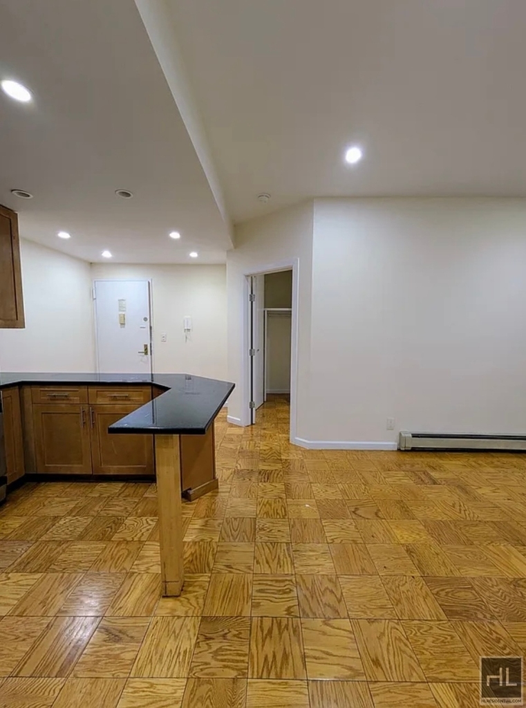 East 78th Street - Photo 7