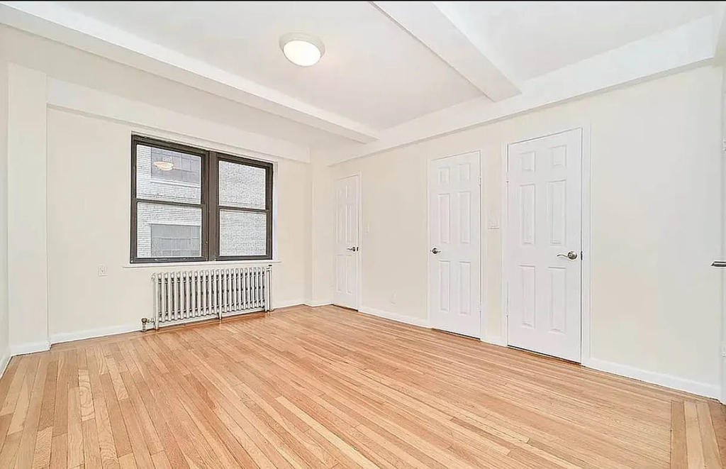 850 Amsterdam Avenue - Photo 3