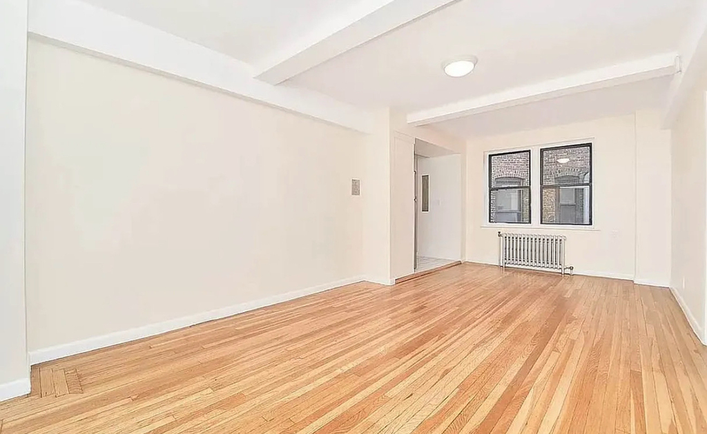 850 Amsterdam Avenue - Photo 2