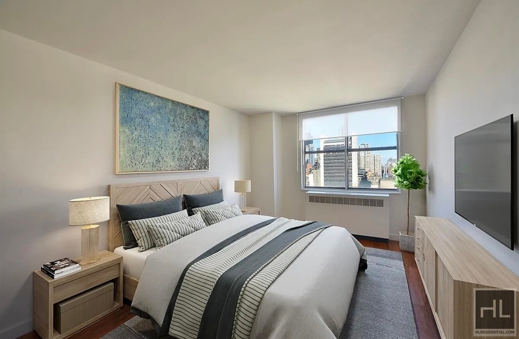 East 46th Street - Photo 2
