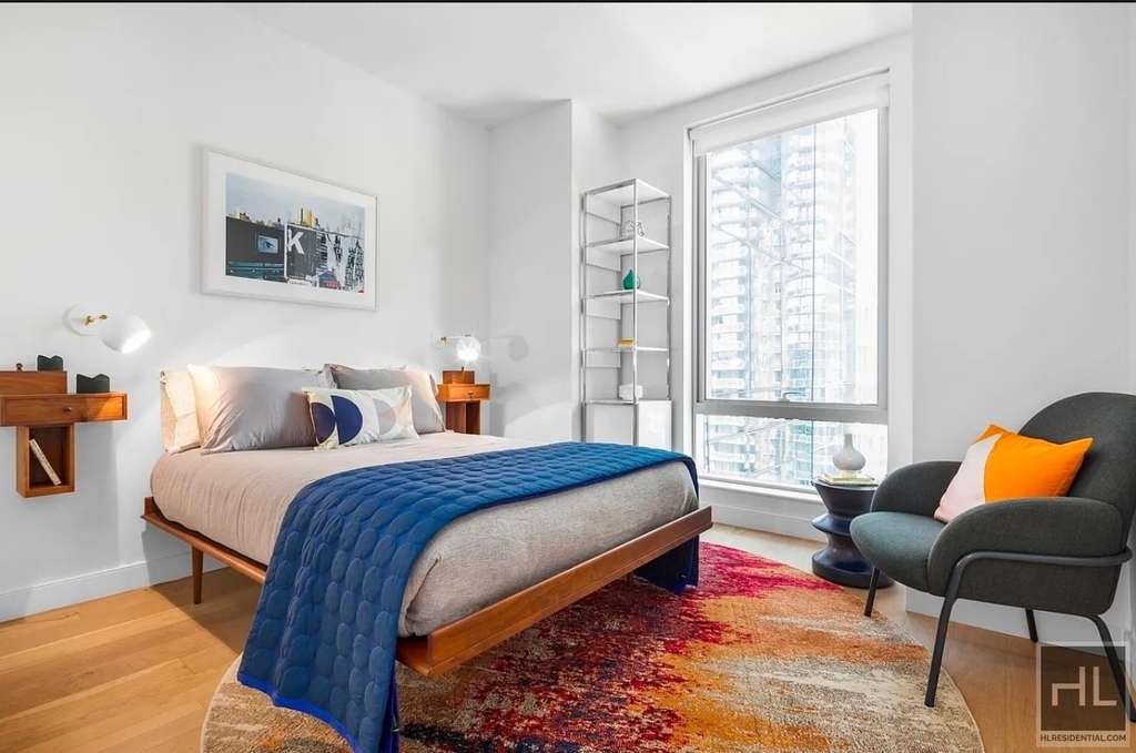 East 39th Street - Photo 5