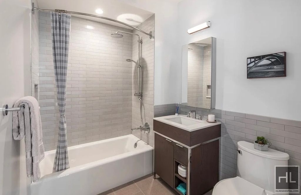 East 39th Street - Photo 6