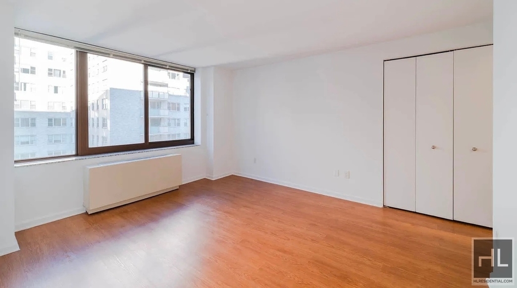 East 39th Street - Photo 15