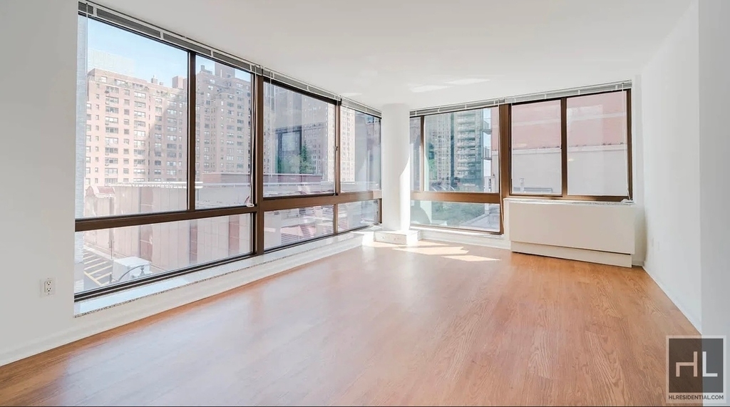 East 39th Street - Photo 8