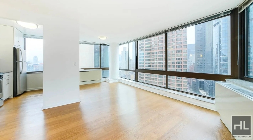 East 39th Street - Photo 4
