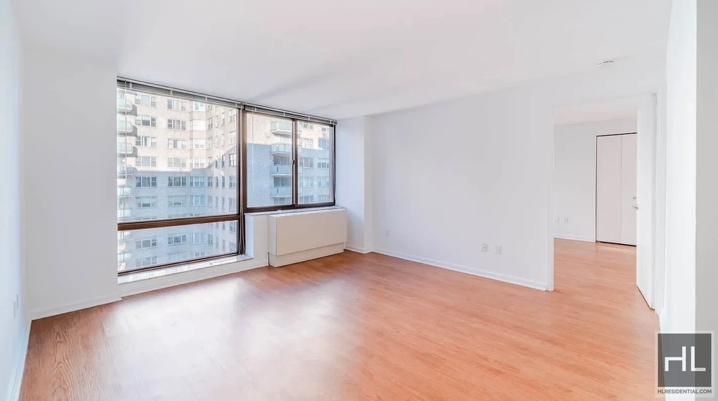 East 39th Street - Photo 6
