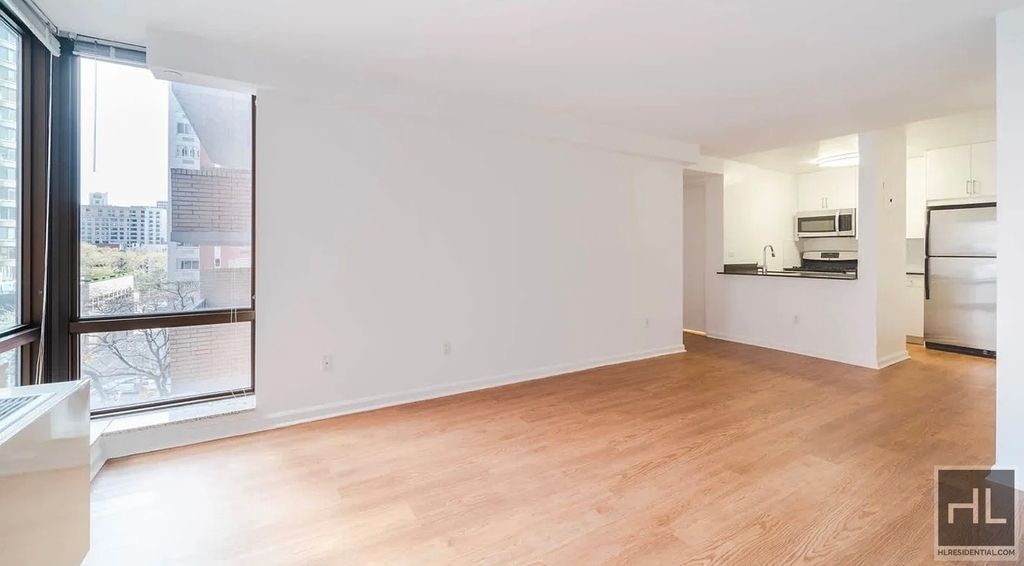 East 39th Street - Photo 3