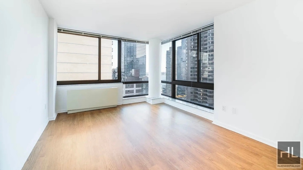 East 39th Street - Photo 14