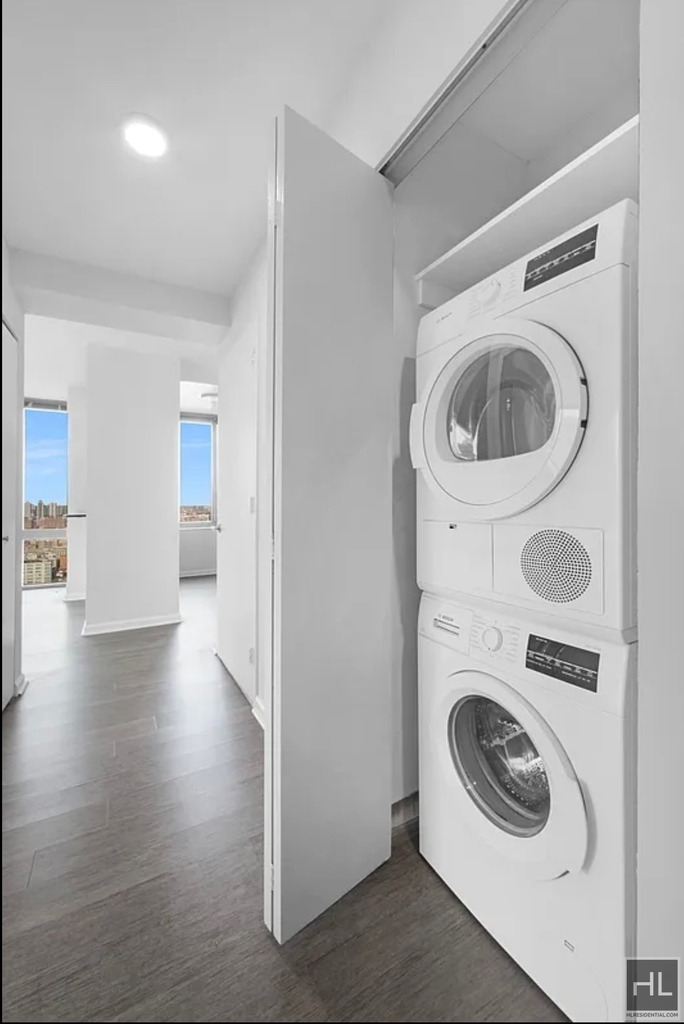 East 92nd Street - Photo 16