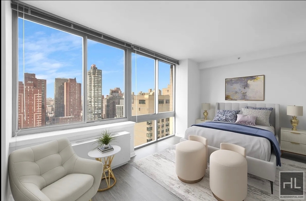 East 92nd Street - Photo 7